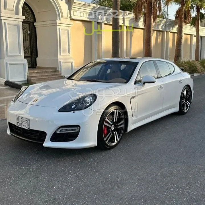 2025 استون مارتن لاجوندا